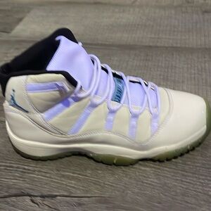 Jordan 11 retro legend blue